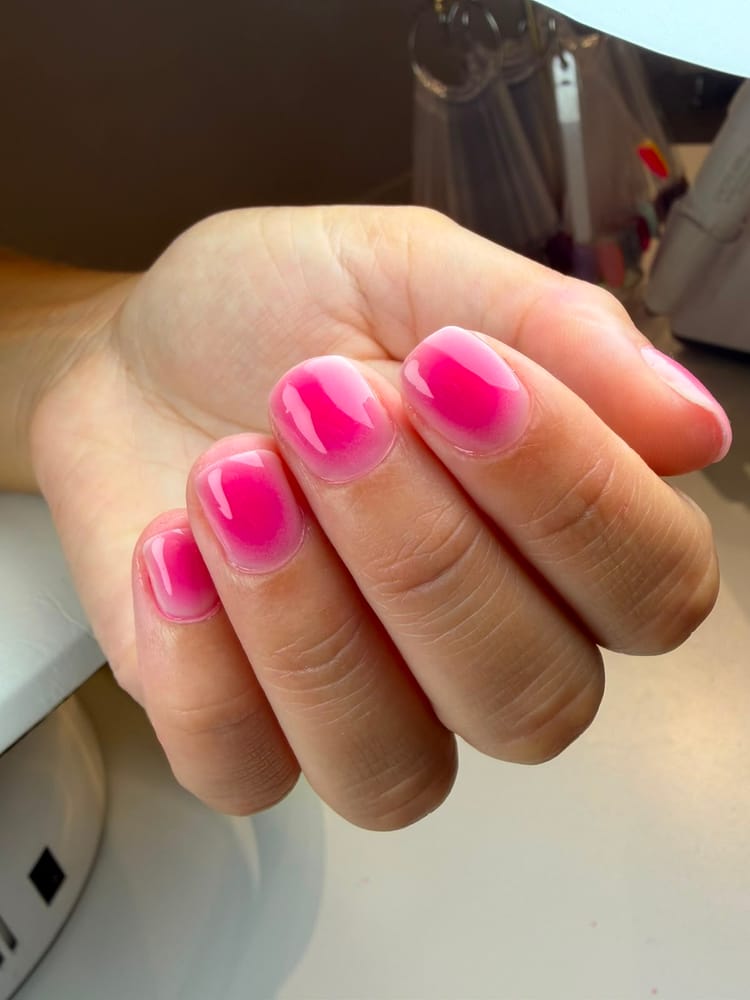 Diseño de uñas hecho en YOS Beauty Studio