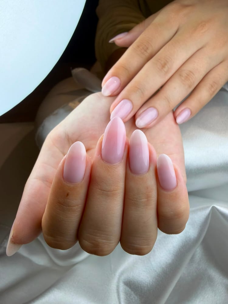 Diseño de uñas hecho en YOS Beauty Studio