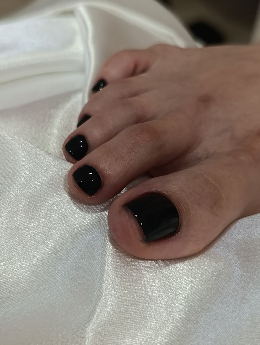 Pedicura semipermanente con retiro de cutículas